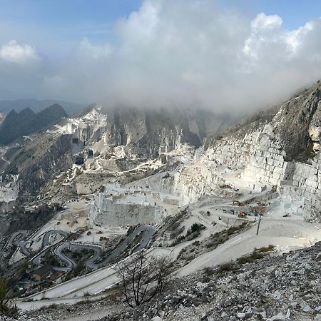 La Porta Sui Monti Di Luna การ์รารา ภายนอก รูปภาพ