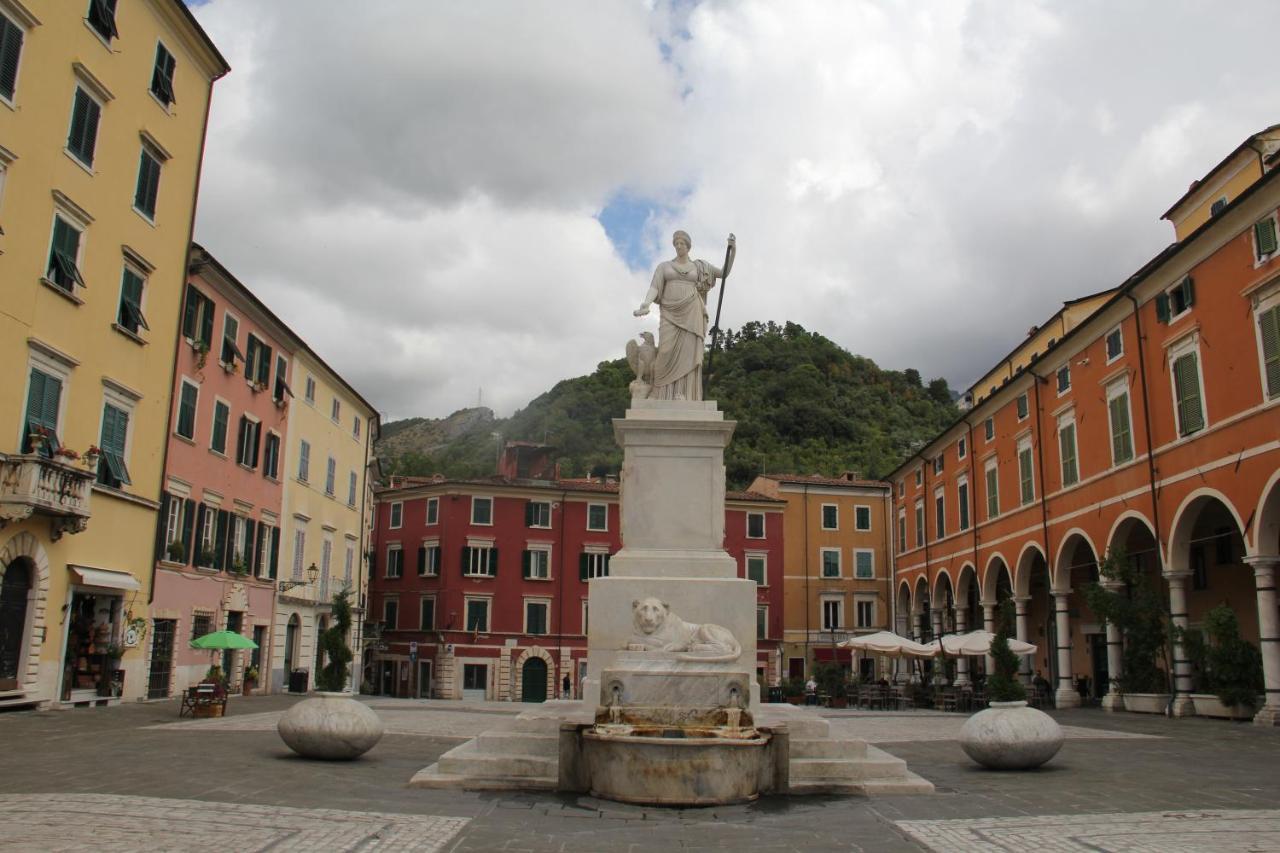 La Porta Sui Monti Di Luna การ์รารา ภายนอก รูปภาพ