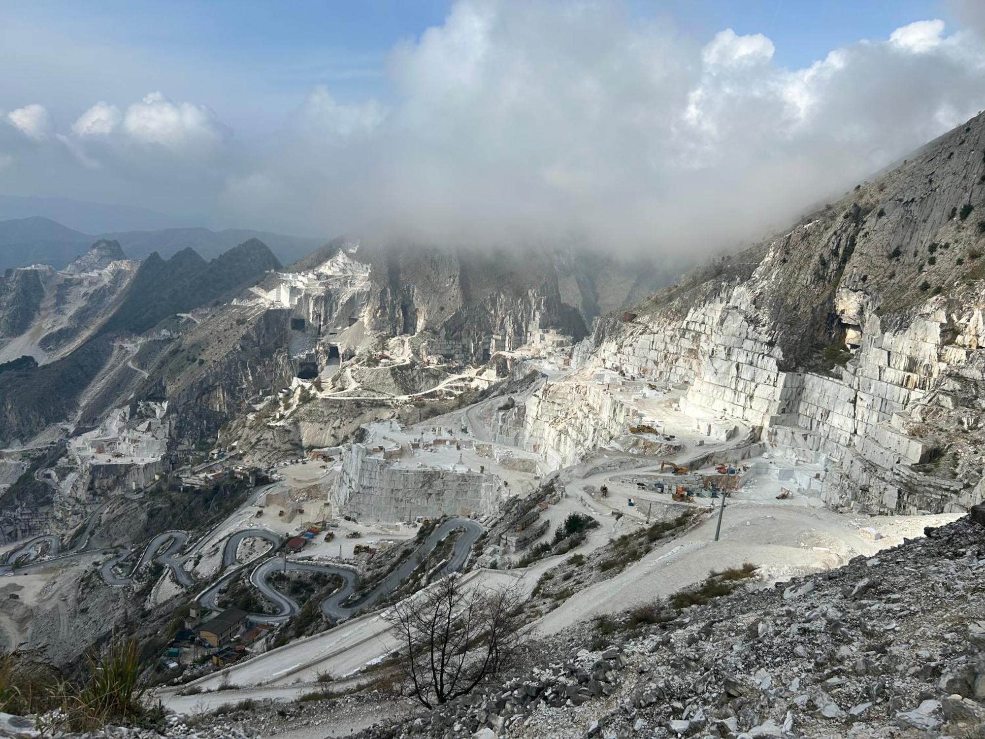 La Porta Sui Monti Di Luna การ์รารา ภายนอก รูปภาพ